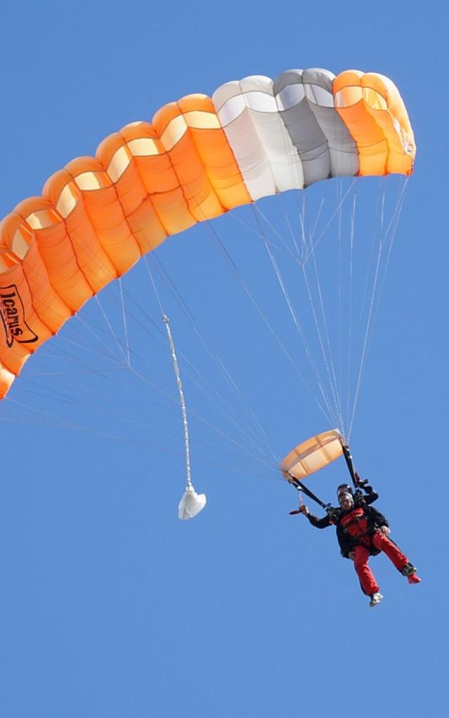 Skydive 5379579 1280