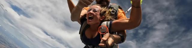 Tandemotion Parachutisme Manon Corazza Saut Du 21 Aout Chambley 1080p 00 04 13 333.png